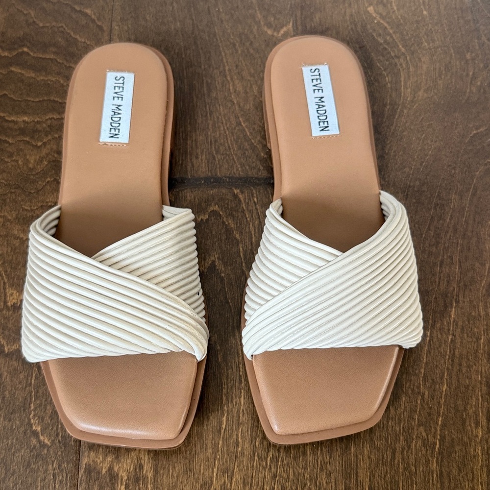 Steve Madden Tan and Cream Ribbed Slide Sandals